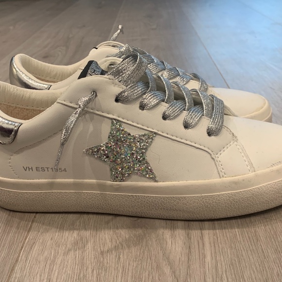 Vintage Havana Shoes - Vintage Havana size 6.5 sneakers